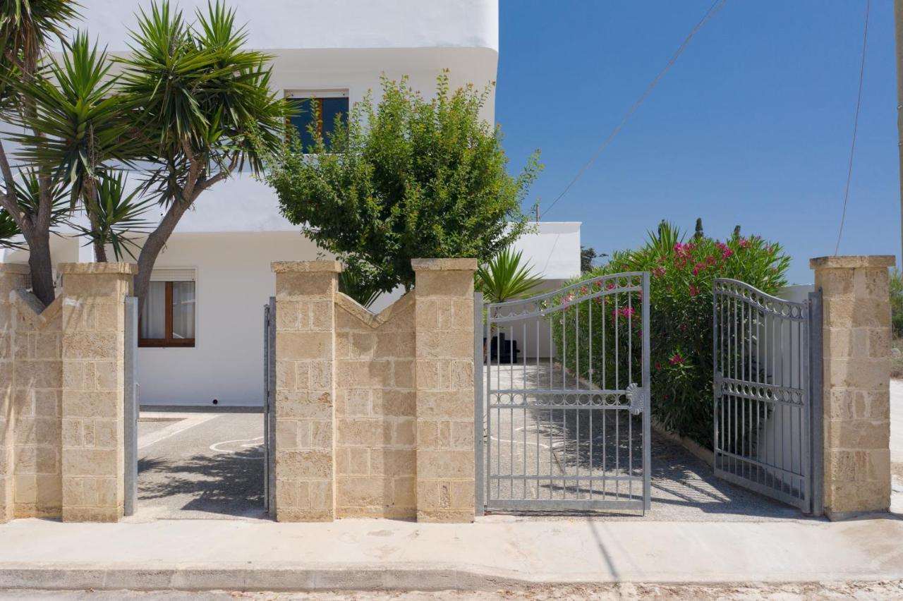 Vidamarina - Camere al Mare Torre Lapillo Exterior foto